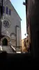 Saint-Cyprien - Joli contraste entre la ruelle sombre et la clarté de la pierre