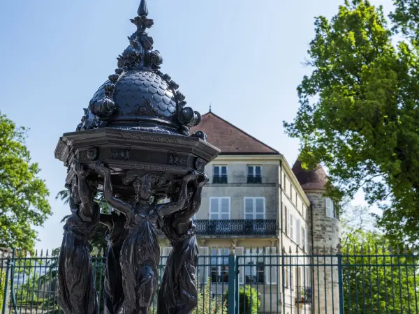 Wallace Fountain und Schloss Saint-Dizier