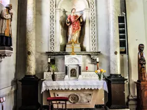 Altar of St. Stephen, in the church (© J.E)