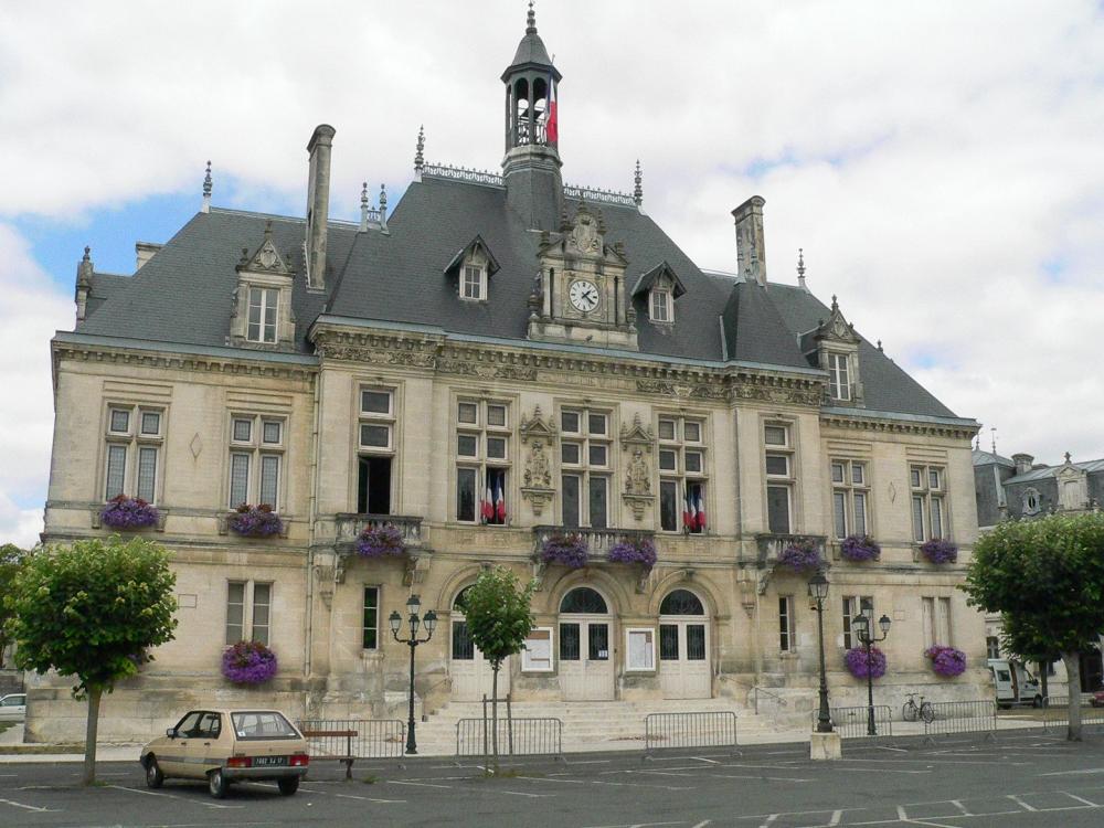 Hotel St Jean D Angely Hotel St Jean D Angely