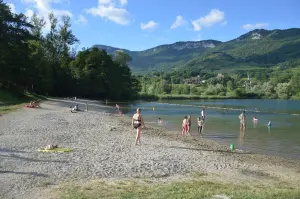 Baignade au lac de Saint-Jean-de-Chevelu