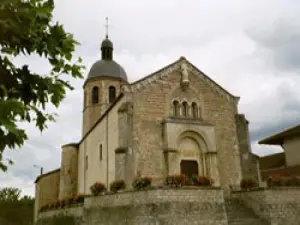 Kerk aan de voorgevel