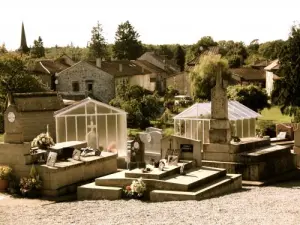 Cimetière de Saint-Pardoux où repose Pascal Sevran