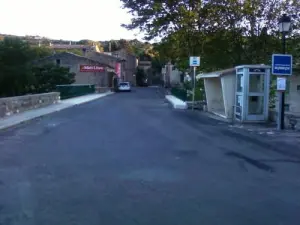 Le pont, à l'entrée du village, en direction de Saint-Martin