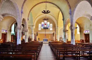 L'interno della chiesa di San Pietro