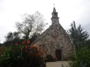 Entrance to the chapel Saint-Meen