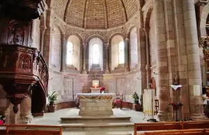 The interior of the Saint-Saturnin church