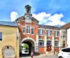 Hermoso edificio, plaza del mercado (© J.E.)