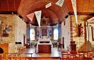 L'intérieur de l'église Saint-Thurial