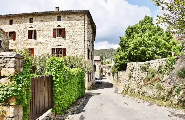 Salavas - Guide tourisme, vacances & week-end en Ardèche