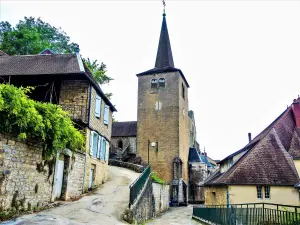 Glockenturm von Kirche Saint-Anatoile (© JE)