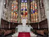 Saulxures-sur-Moselotte - Altarpiece and stained glass windows by Saint-Prix church (© JE)