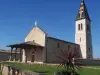 Savigneux - L'église et sa galonnière