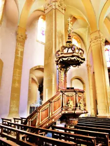 kerk Saint - Martin Stoel (© Jean Espirat)