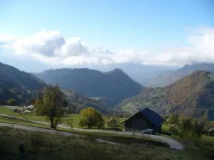 View the hamlet Mount (above the county town)