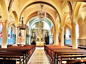 Servance - Nave de la Iglesia de la Asunción (© Jean Espirat)