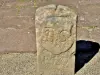 Bollard engraved in front of the castle of Bucheneck (© J.E)