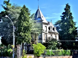 Nog een kasteel in de stad (© J.E)