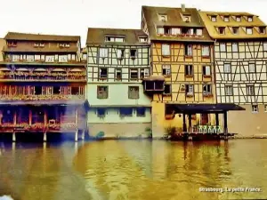 La Petite France vue du bateau-promenade (© Jean Espirat)