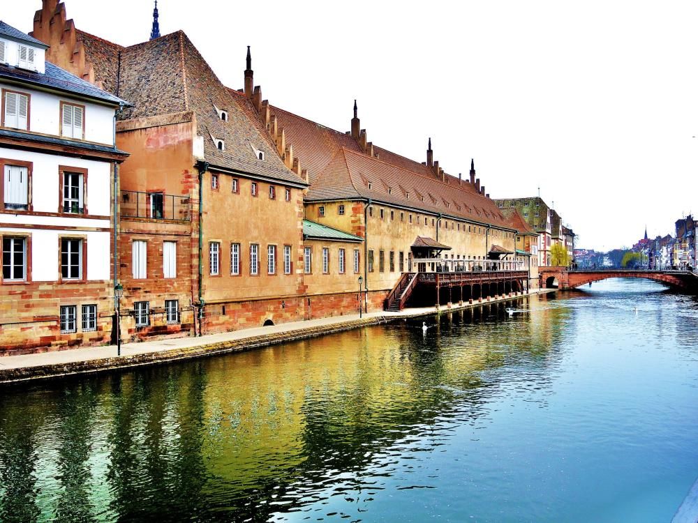 Strasbourg - Quay of the old customs (© Jean Espirat)