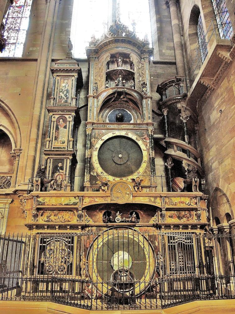 Strasbourg - the astronomical clock in the cathedral (© Jean Espirat)