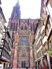 Partial view of the facade of the cathedral (© Jean Espirat)