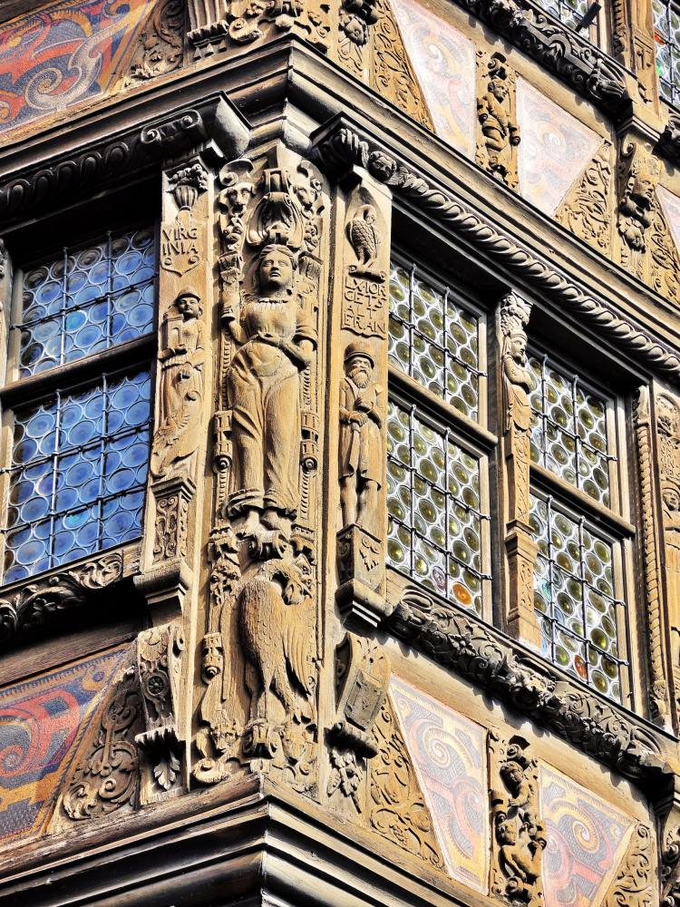 Strasbourg - Sculptures on the house Kammerzell (© Jean Espirat)