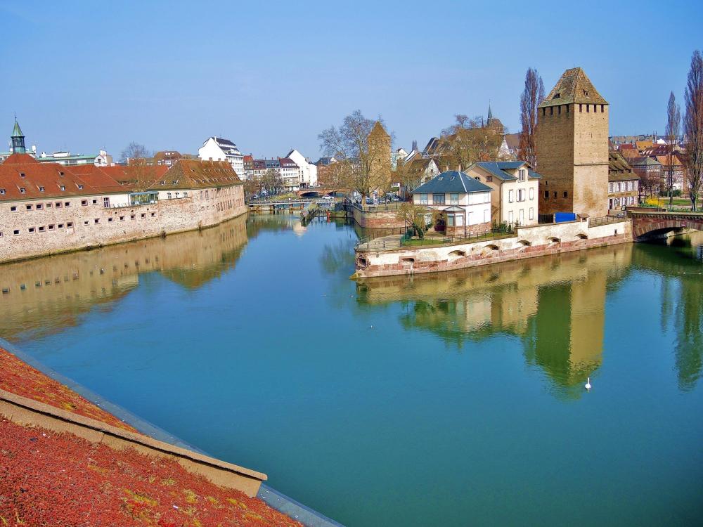 Strasbourg - Tour covered bridges and old fortifications (© Jean Espirat)