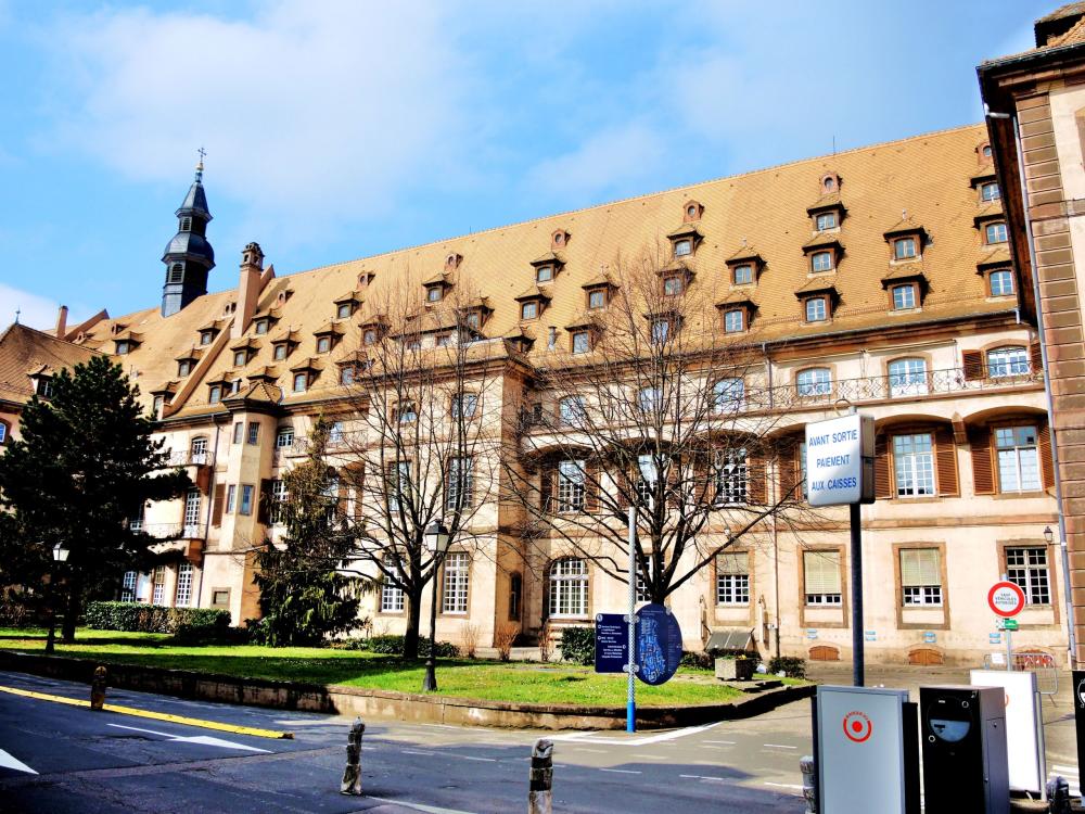 Strasbourg - One of the buildings of civil hospices (© Jean Espirat)