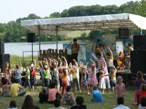 Les Loustics, Musikfestival (© Mairie de Theix)