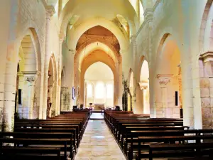 Nef de l'église Saint-Florent (© J.E)