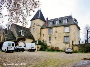 Le château du XVIIe siècle (© J.E)