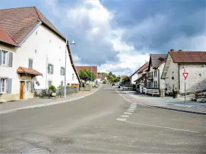 Große Straße Valonne (© J. E)