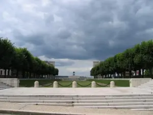 L'ancienne Place Verte et le monument US