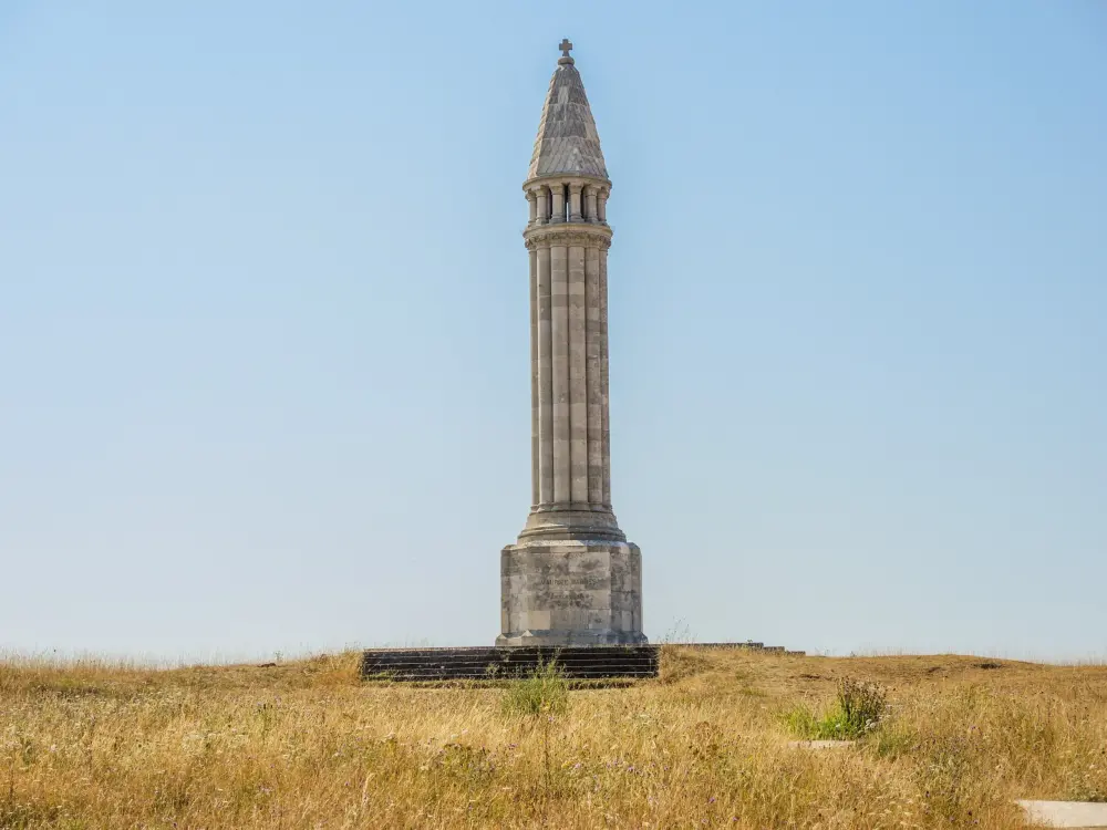 Vaudémont - Barres Monument (© J.E)