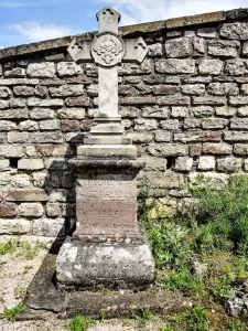 Cruz del cementerio (© JE)