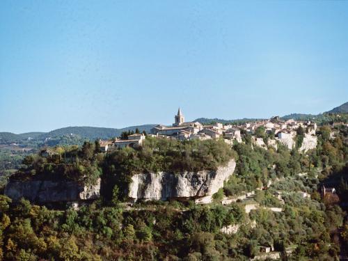 Venasque - Hilltop village of Venasque