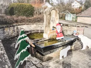 Fontaine-lavoir, en la parte superior de la calle Nicolas Lalouette (© J.E)