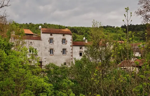 Verrières - Tourism, holidays & weekends guide in the Puy-de-Dôme