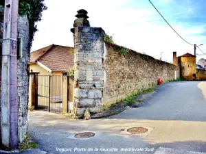 South Gate muralla medieval (© Jean Espirat)