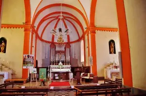 L'intérieur de l'église Saint-Sauveur