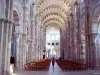 Nave of the Basilica (© J.E)