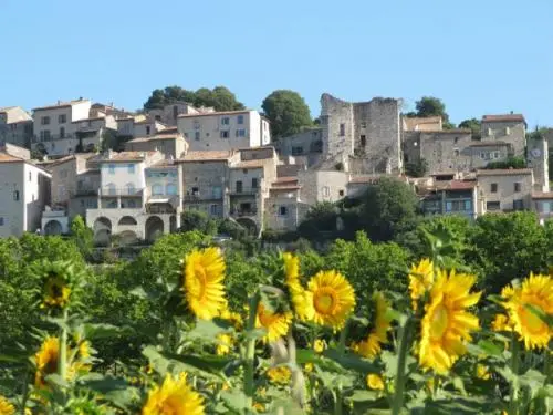 Vézénobres - Guide tourisme, vacances & week-end dans le Gard