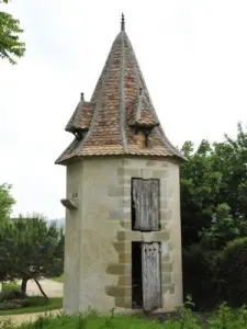 Octagonal dovecote Villebramar