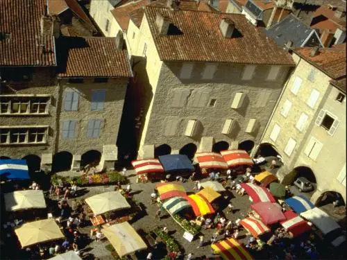 Luftaufnahme der Markt Villefranche-de-Rouergue