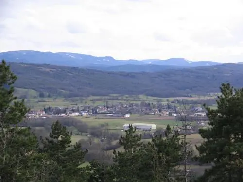 Villereversure - Overview of the village from Rochefort