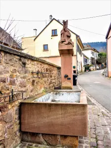 Saint-Nicolas-Brunnen (© JE)