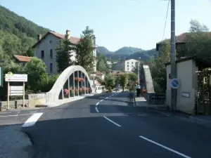 Brücke über den Arzon