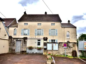 Alcalde de Voulaines-les-Templiers (© J.E.)