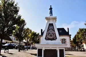 Le monument aux Morts